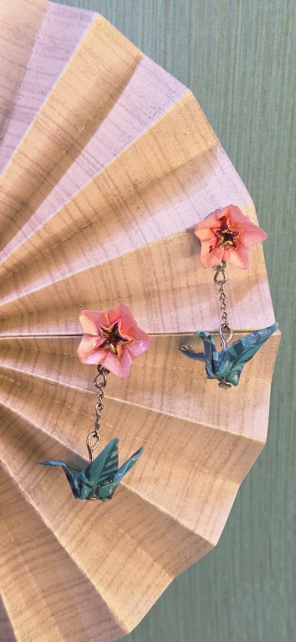 Aretes sakura grulla