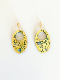Aretes ovalos flores