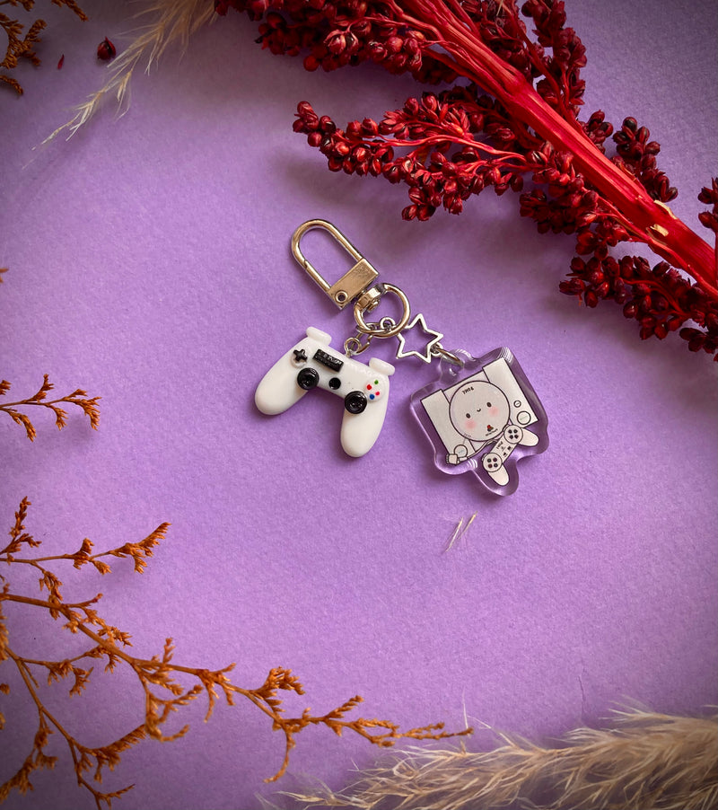 Charm "Play station"