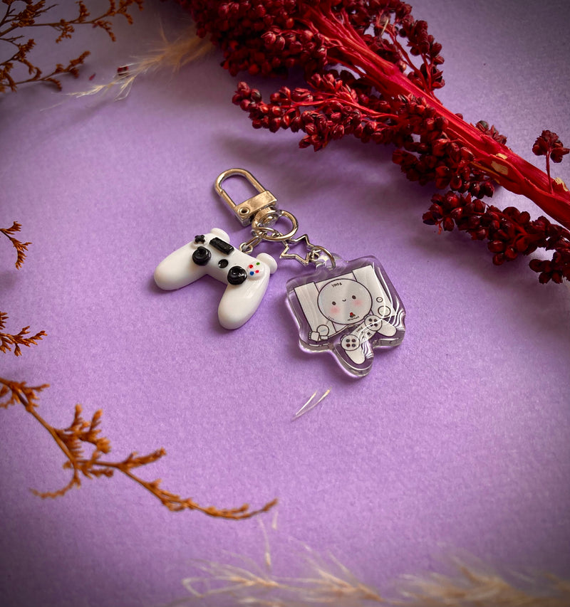 Charm "Play station"