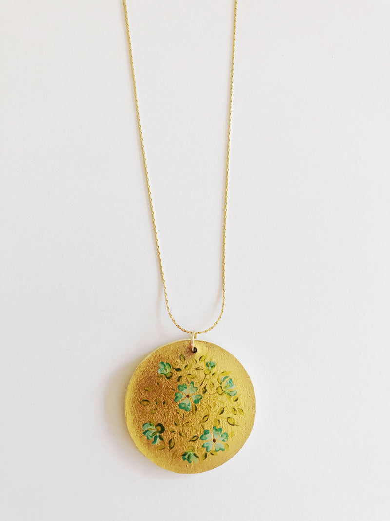 Collar circular flores verdes