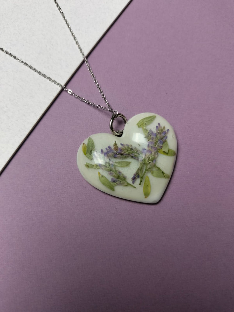 Dije corazon "Limonium y santa"