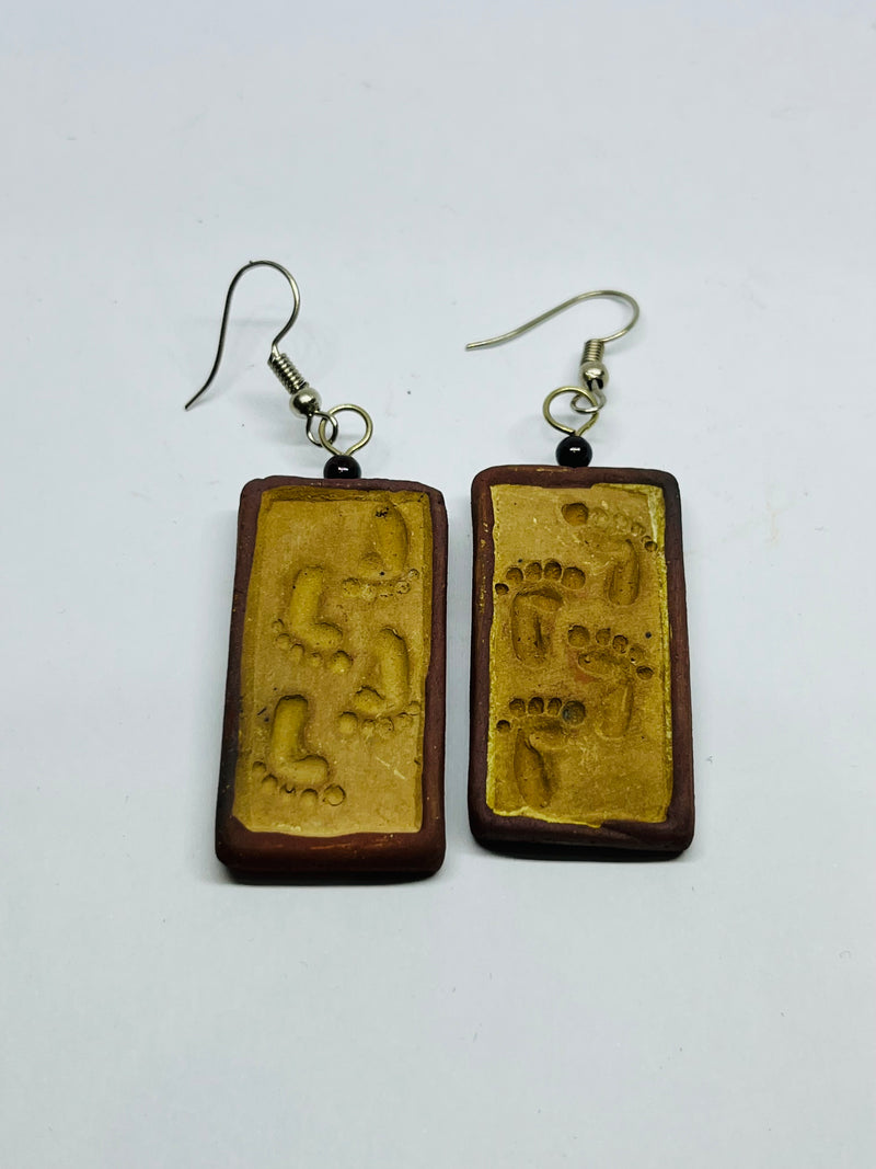 Aretes "Placa de huellas" rojo