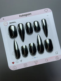 Uñas press-on "Beso mortal" / S
