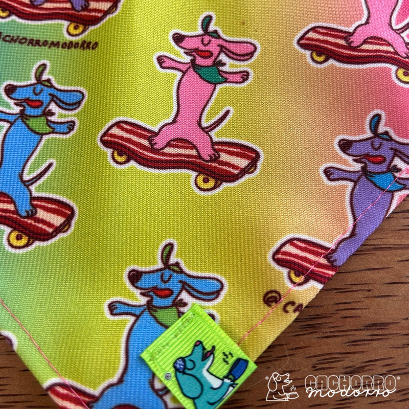 Bandana para Cachorro Modorro G "Salchicha patinando"