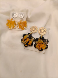 Aretes flor con petalos cempasuchil medianos