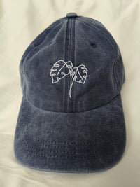 Gorra monsteras bordadas
