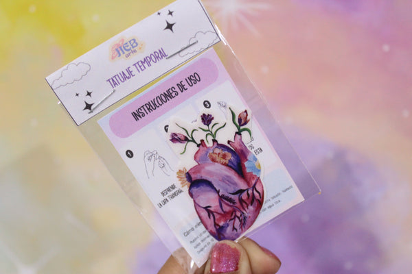Tatuaje corazón floral